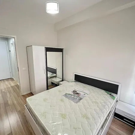 Small Cozy טיראנה